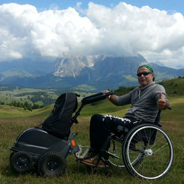 Wheelchair-Tours-Rollstuhl-Seiser-Alm-Puflatsch-Ausblick-Plattkofel-Langkofel-mit-Walter-Ueber-uns