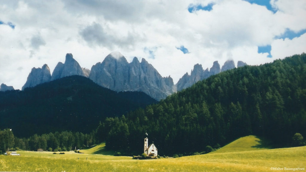 Wheelchair-Tours-Rollstuhl-Vilnösstal-Kirche-St-Johann