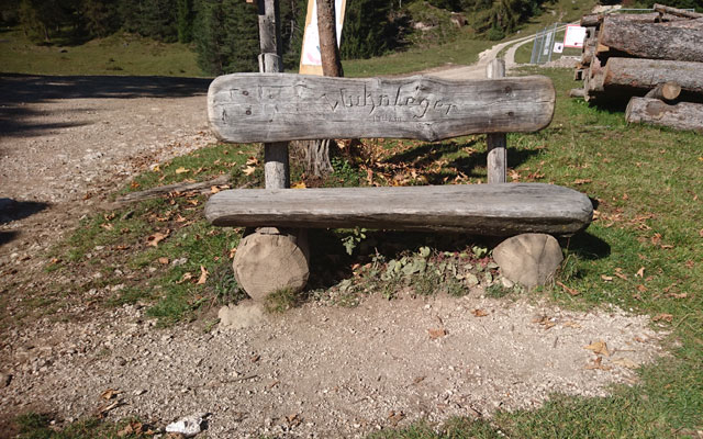 Wuhnleger bench at the wayside cross