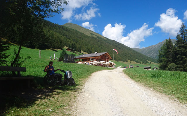 Out of the forest in the direction of Großberghütte
